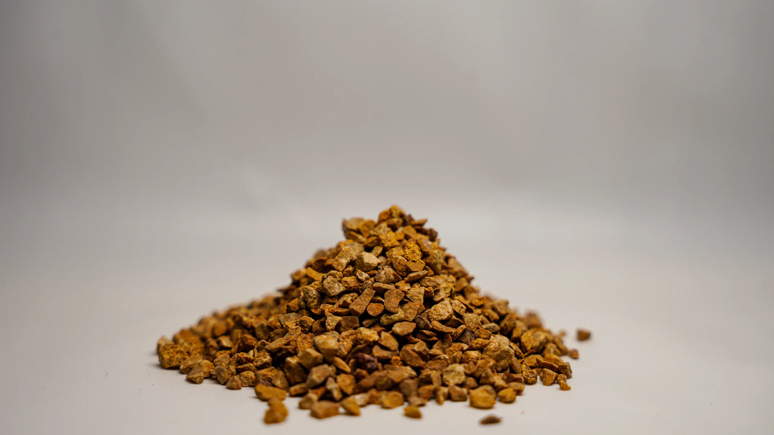 A pile of brown beans