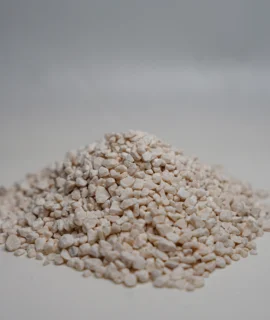 High-quality white decorative aggregate beans for landscaping and construction in UAE